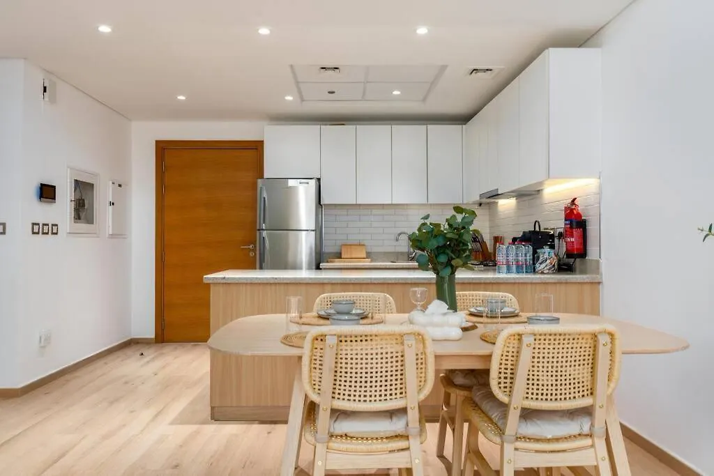 Large 2 Bedroom - Metro At 2 Min دبي 0*,