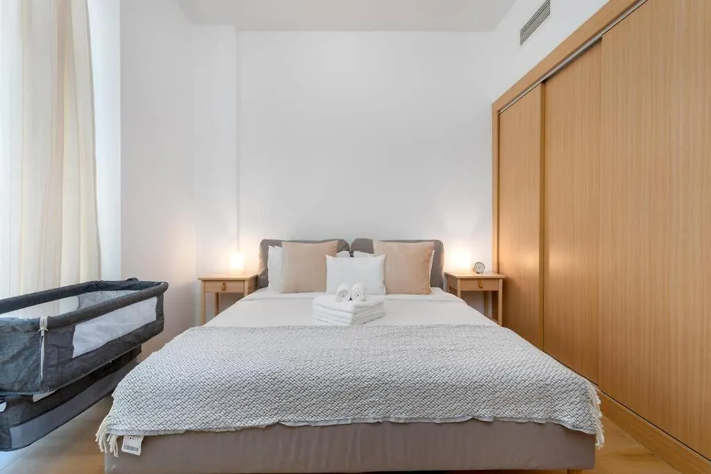 Large 2 Bedroom - Metro At 2 Min دبي 0*,